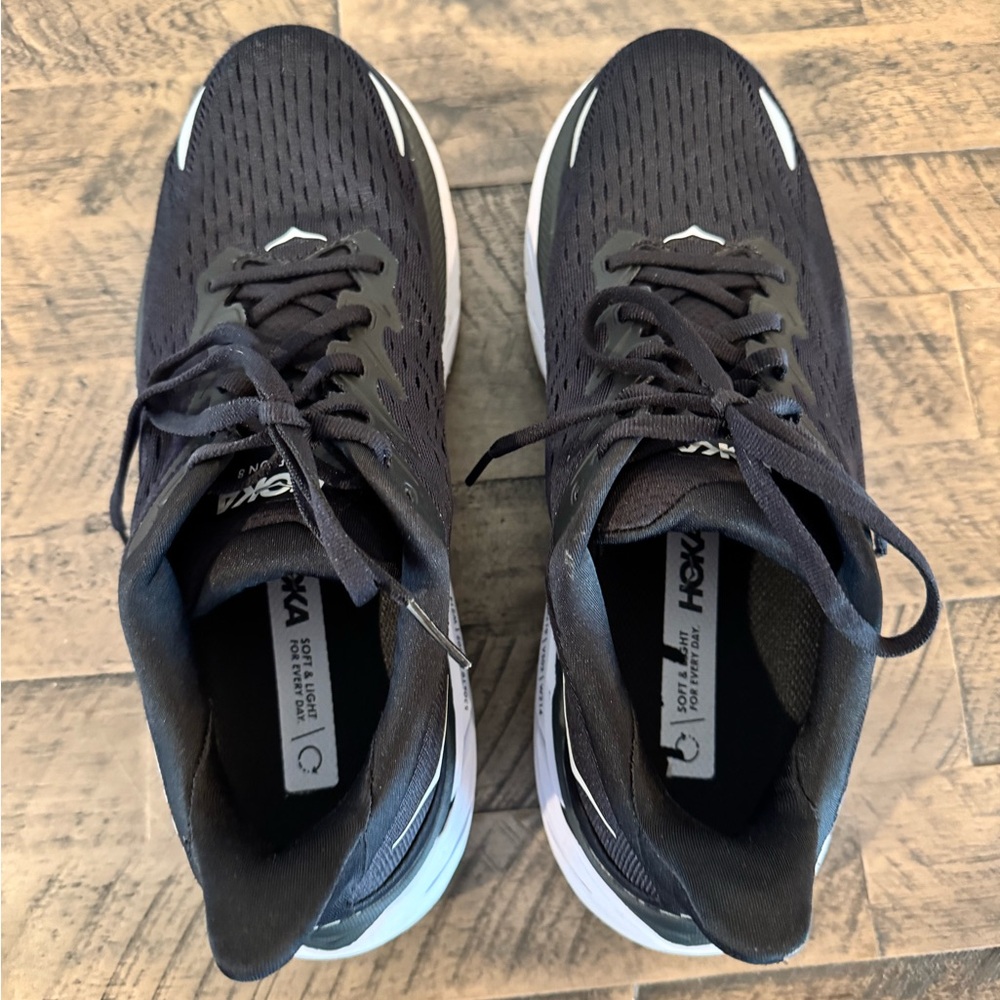 Hoka Clifton 8 size 9